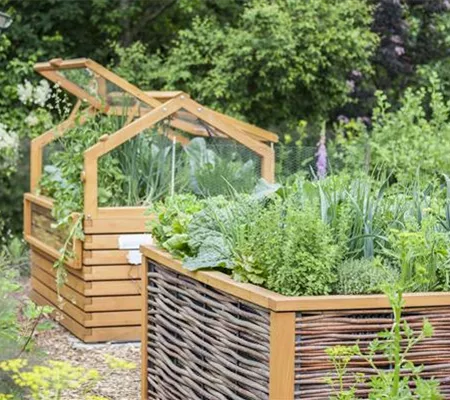 Hoch hinaus! Ein Hochbeet für Gemüse und Co.